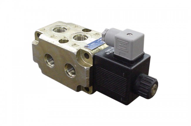 Solenoid Double Selector Valve - 24VDC #12 SAE - Dalton Hydraulic